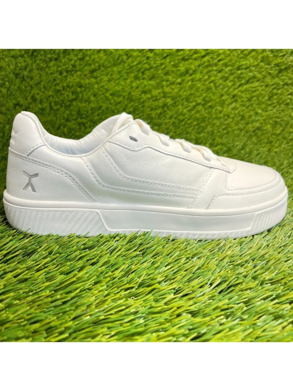 Flux Footwear Adapt Leather Trainer White Womens Size 8.5 Athletic Shoes Sneaker